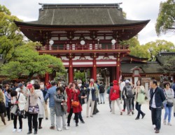 �O���l�ό��q�œ��키��ɕ{�V���{