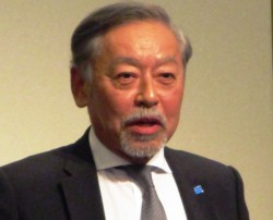 �u���E���ڎw���Č����J���𑱂���v�Ɩx����