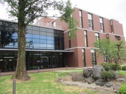 ���������F�{�w����w�́u�V1���ق݂炢�v