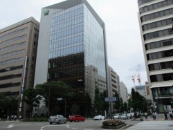 ��B�t�B�i���V�����O���[�v�̕����r��(����)