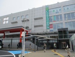 �����s�����̌�ʋ��_�ƂȂ��Ă���i�q���ŉw