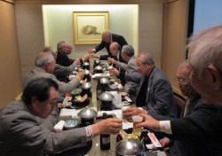 �L���(�E��)�̉����Ŋ��t����F���L�u�̉��