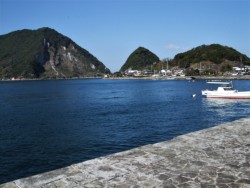 �u���C�Ɛ���I�v�B�������Z�ȎO�p���`�̌i�F