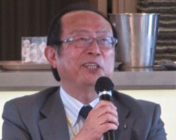 ��Ԃɓ��������z�e�����q�F�{�̐�蔎�В�