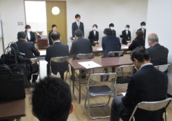 ��w��7�l���󌱂���1���ʐڎ����B��O�͍̗p�S����