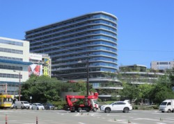 �F�{�s�����̑�^���Ǝ{�݁E�u�T�N���}�`�N�}���g�v