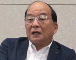 �u�d�ԁA�o�X�A�z�e���Ȃǂ̎��Ƃ���Ō��v�Ƒq�x�В�