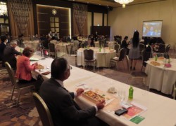 ���53�l���o�Ȃ����F�{�L���j�X�N���u4�����{���