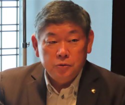 �u���N�͋Ɛіʂŏ����Ȋ���o���E�v�ƈ��A����N�؏r�F�В�