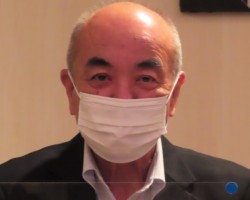 �u�����͗L�u�̉�̑���B1�N�Ԃ𑍊��������v�ƜA����\����