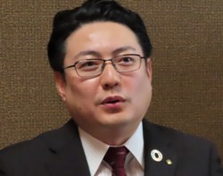 �u������3���~��B�Ɛт͔����̂𒆐S�ɐ�D���v�Əo�c�M�G�В�