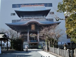 ���h�_�Ђ̘O��(���͍Č����̘O��O�Ɂh�\��ꂽ�h�u�傫�ȊG�v