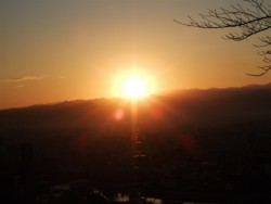 �V��28���B���̋󂩂�p���������䗈��