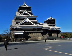 「今日(21日)は観光客が特にが少ない」という熊本城