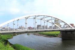 F{st3ڂƖ{R2ڊԂɉ˂Ă锒싴