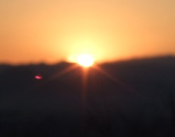 7��26���Ɏp�����������N�́u�䗈���v(�ԉ��R����)