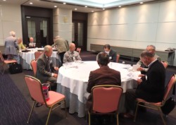 ���14�l���o�Ȃ����F�����т���E3�����(�߉��E����)