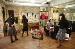 ���ɂ̓~�j�T�C�Y�̃A�����W�����g����V��̍����قǂ������^�̍�i��W��