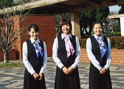 女性銀行員制服画像 