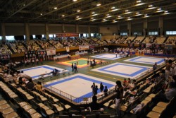 �P�O�O�O�l�̑I�肪�o�ꂵ������