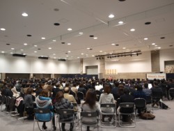 �����͖�S�R�O�l���Q��