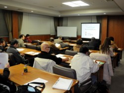 �F�{���H��c���R�K�ɏW�܂�����u�҂���