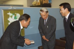 �F�{���Љ�����c��ł̑���̗l�q