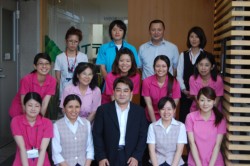 �u���C�e�̎Ёv�̃X�^�b�t�ƍ��y���В��i�����j