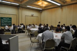 �����́A����A�Q�X�g���S�O�l���Q��