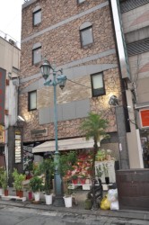 ���X��3�K�Ɉړ]�����Ԕ����̃p���[�Y�r��