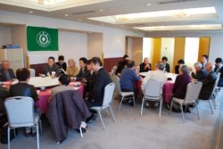 �I�X�g���C�g�A����[�J�[�A��Î҂�25�l���Q�������ӌ�������