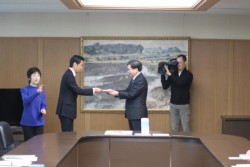 �k���x�X���i���j���犗����v�m���ɖژ^����n����