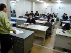 �����͎�u����Q�O�l���o�Ȃ��A�M�S�Ƀ���������Ă���