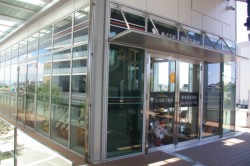 �u���܂��ƐX�s�S�v���U�v�ɃI�[�v�������u���a�s���Y�F�{�w�O�x�X�v