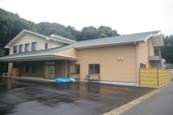 ���@�~�n���̓쐼���Ɍ��݂����T�[�r�X�t������Ҍ����Z��u�؍��فv