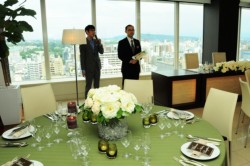 ���j���[�A���I�[�v���ɂ��Đ������钆�F�I���E�c�Ɗ��x�z�l