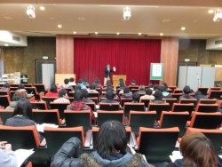 �R�N����50�l���o�Ȃ���