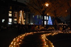 ��2���̓d���ŏ���ꂽ���[�e���w�@�����{�ّO�L��