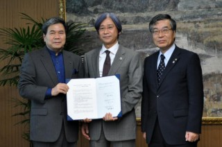 ���菑���f����A�����犗����v�E�F�{���m���A�R��Ɠ�E�A�W�A�@���T�|�[�g�Z���^�[��\�����A�J�����E�F�{��w��