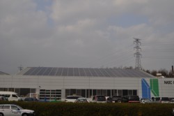 �H�ꉮ���ɐݒu�������z���p�l��