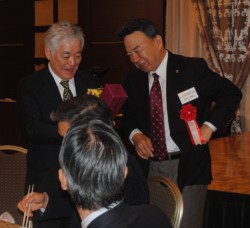 上岡教授の退任記念祝賀会と講演会・・崇城大学応用生命科学科の教授ら|くま経 フォトレポート|くまもと経済