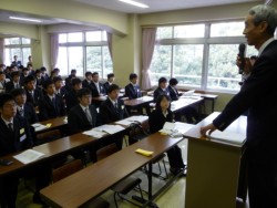 ��N1�����傪���{�����A�E�o�w���B3�N����200�l���Q������