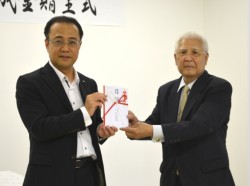 �ژ^�𑡒悷��R�{�x�В��i���j�ƍH���{�i