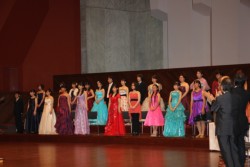 �X�e�[�W��ɕ��ԏo���҂���