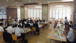 �Վ�����͑�w�w�H�B�����񍐂𕷂��Q����