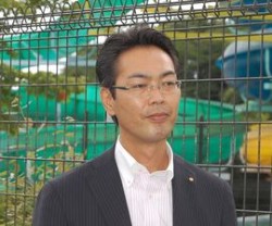 ���҂����q�������Ɋ��}�̌��t���q�ׂ鋴�V���΁E���h�F�{��`�z�e���G�~�i�[�X�����x�z�l