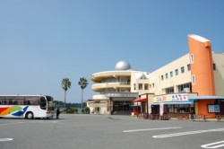 �^����X�u�V���p�[���E�Z���^�[�v�B���Z���^�[�t�߂Łu�C�̉w�v�̊J�����\�肳��Ă���