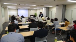 �����a�@�̍L��S���҂S�O�l���Q��������U��