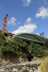 �P�S�N�x���p�փs�b�`���オ�鍑���T�V������E���c�g���B�ʐ^�͌����t���ւ��Ō��ݒ��̔�u��J���B���͔���