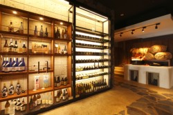 �G���g�����X�ɂ��}�i���܂ǁj��͘F�������A�̂Ȃ���̔_�ƕ��̃C���[�W�����o